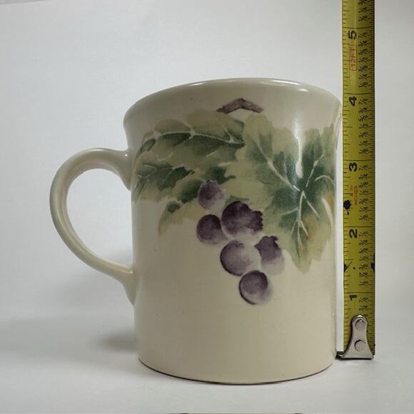 Pfaltzgraff Jamberry Mug set of 2, USA Green/Tan Leaves, Cherries & Grapes - Picture 10 of 15